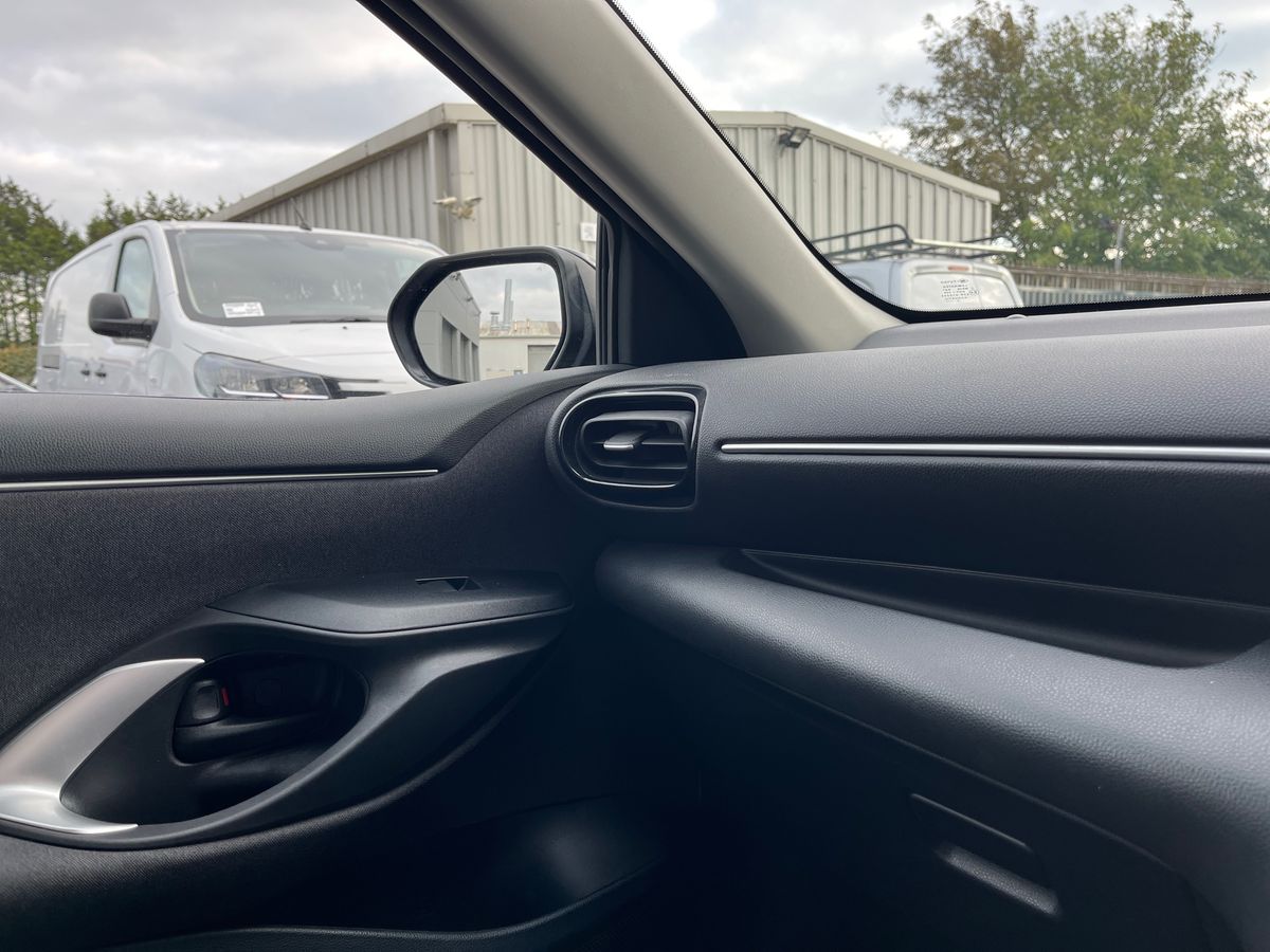 Used Toyota Yaris 2022 for sale - 76163954: Photo 27