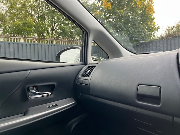 Used Toyota Prius+ 2020 for sale - 76248905: Photo 27