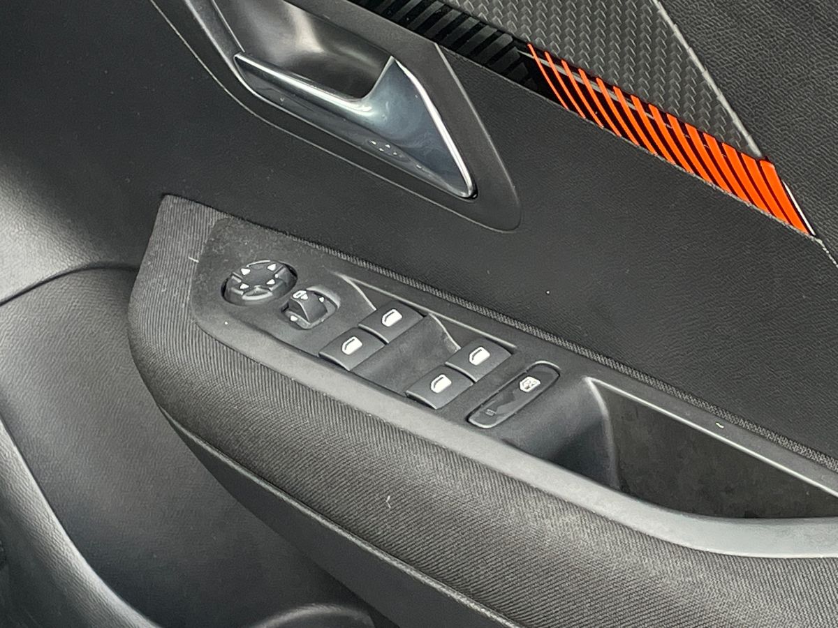 Used Peugeot 208 2023 for sale - 76969565: Photo 18