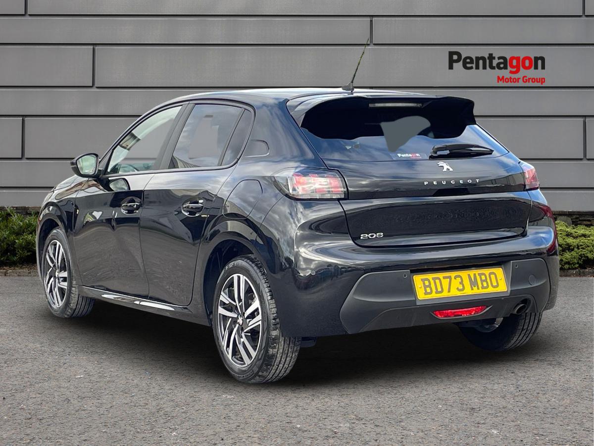 Used Peugeot 208 2023 for sale - 76969565: Photo 2