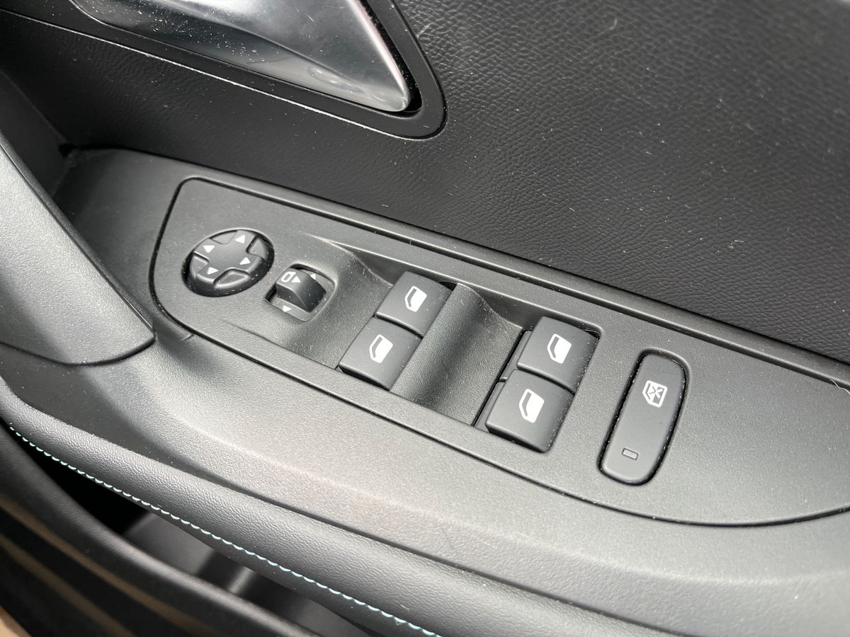 Used Peugeot 2008 2022 for sale - 76186098: Photo 19