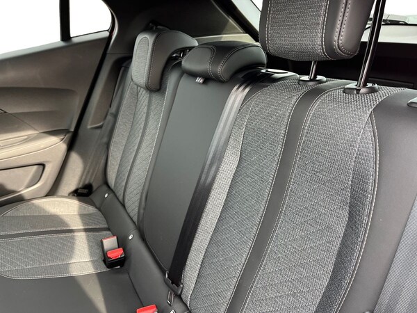 Used Peugeot E-2008 2024 for sale - 73948925: Photo 10