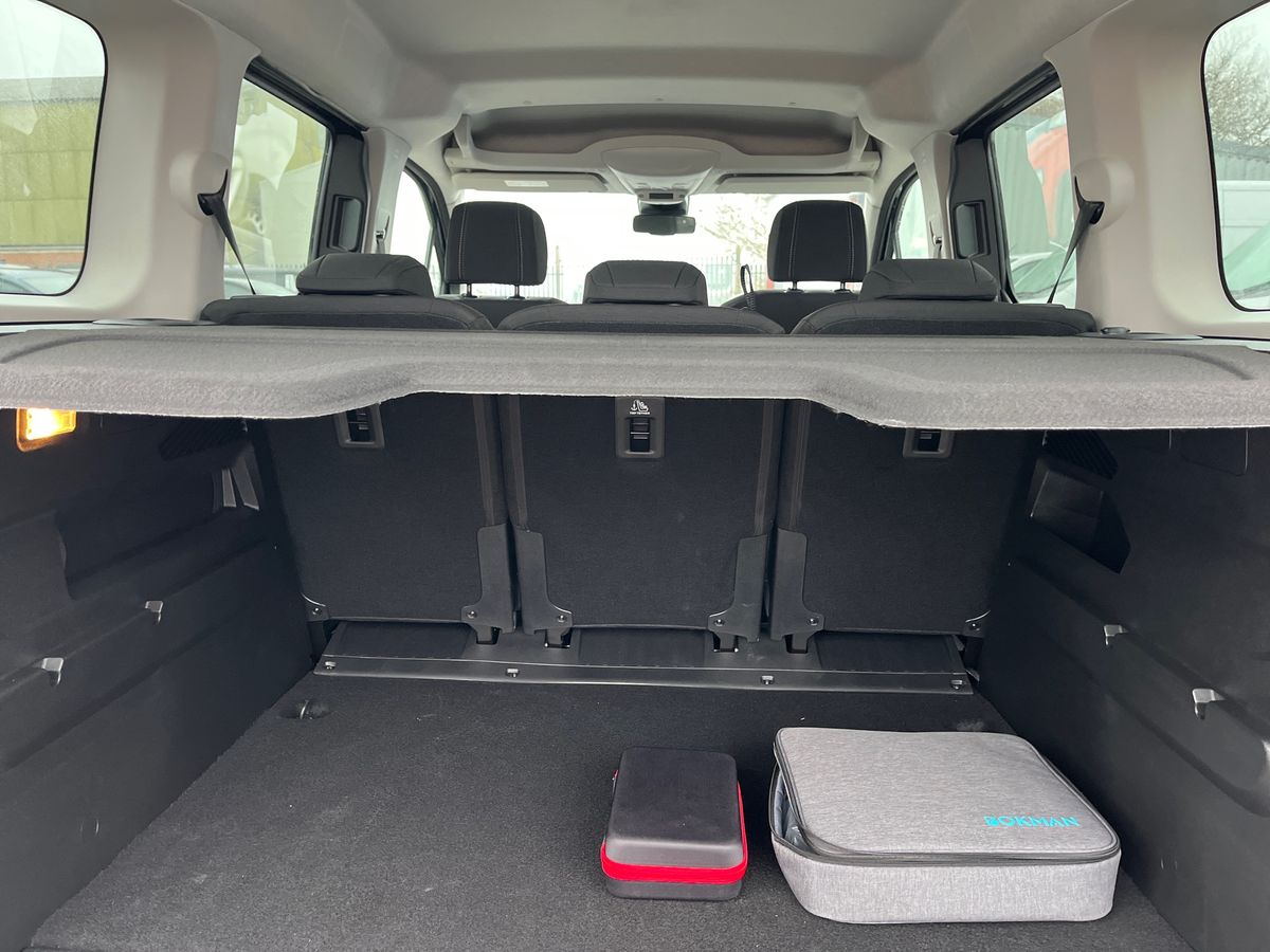 Used Peugeot e-Rifter 2024 for sale - 77107458: Photo 11