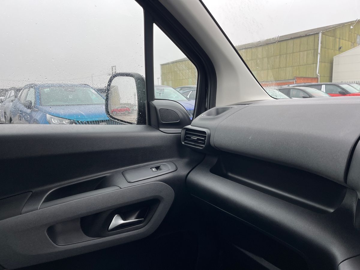 Used Peugeot e-Rifter 2024 for sale - 77107458: Photo 27