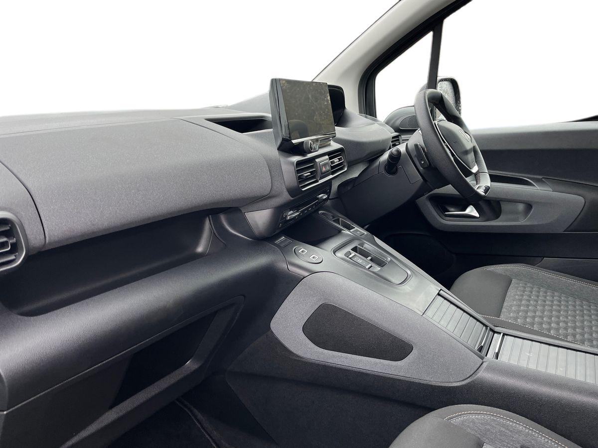 Used Peugeot e-Rifter 2024 for sale - 77107458: Photo 8