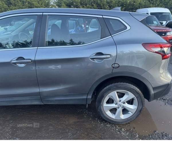 Used Nissan Qashqai 2018 for sale - 77238905: Photo 2