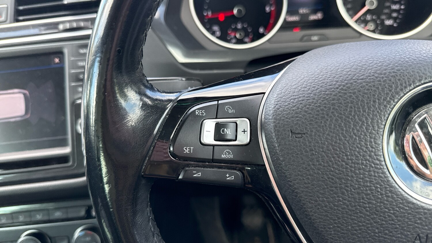 Used Volkswagen Tiguan 2017 for sale - 75811870: Photo 23