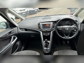 Used Vauxhall Zafira Tourer 2017 for sale - 76500503: Photo