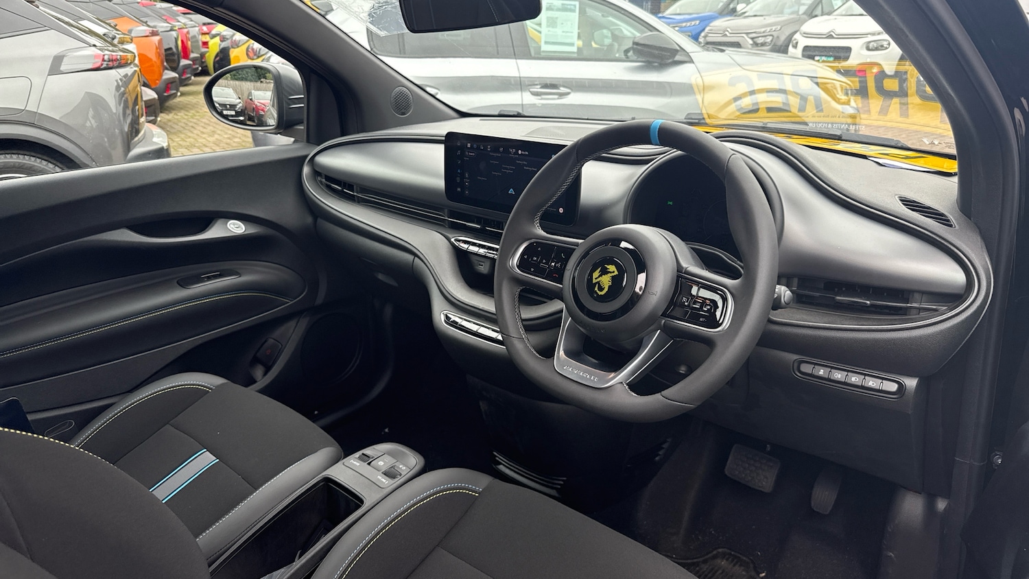 Used Abarth 500C 2025 for sale - 76787598: Photo 11