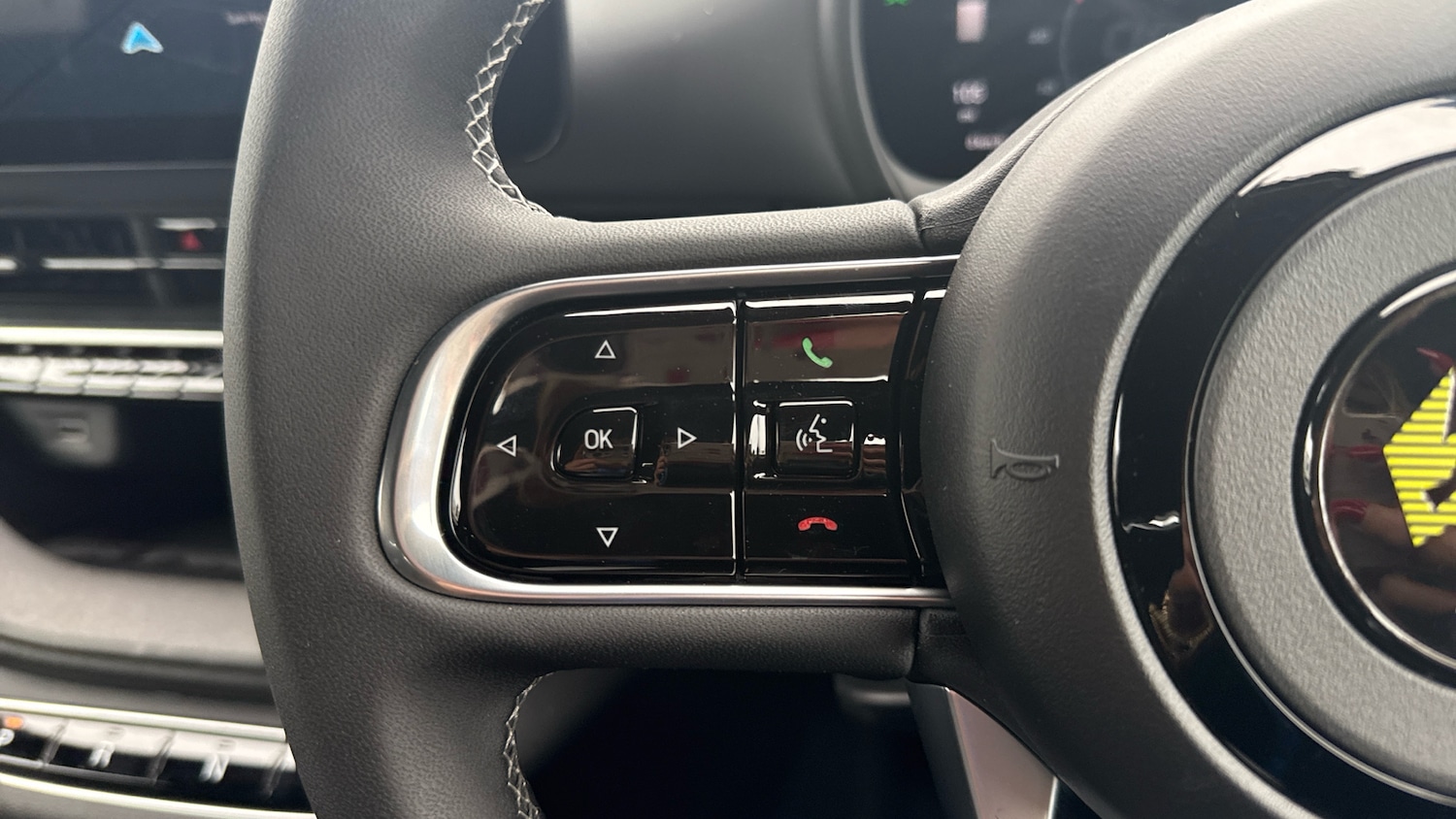 Used Abarth 500C 2025 for sale - 76787598: Photo 23