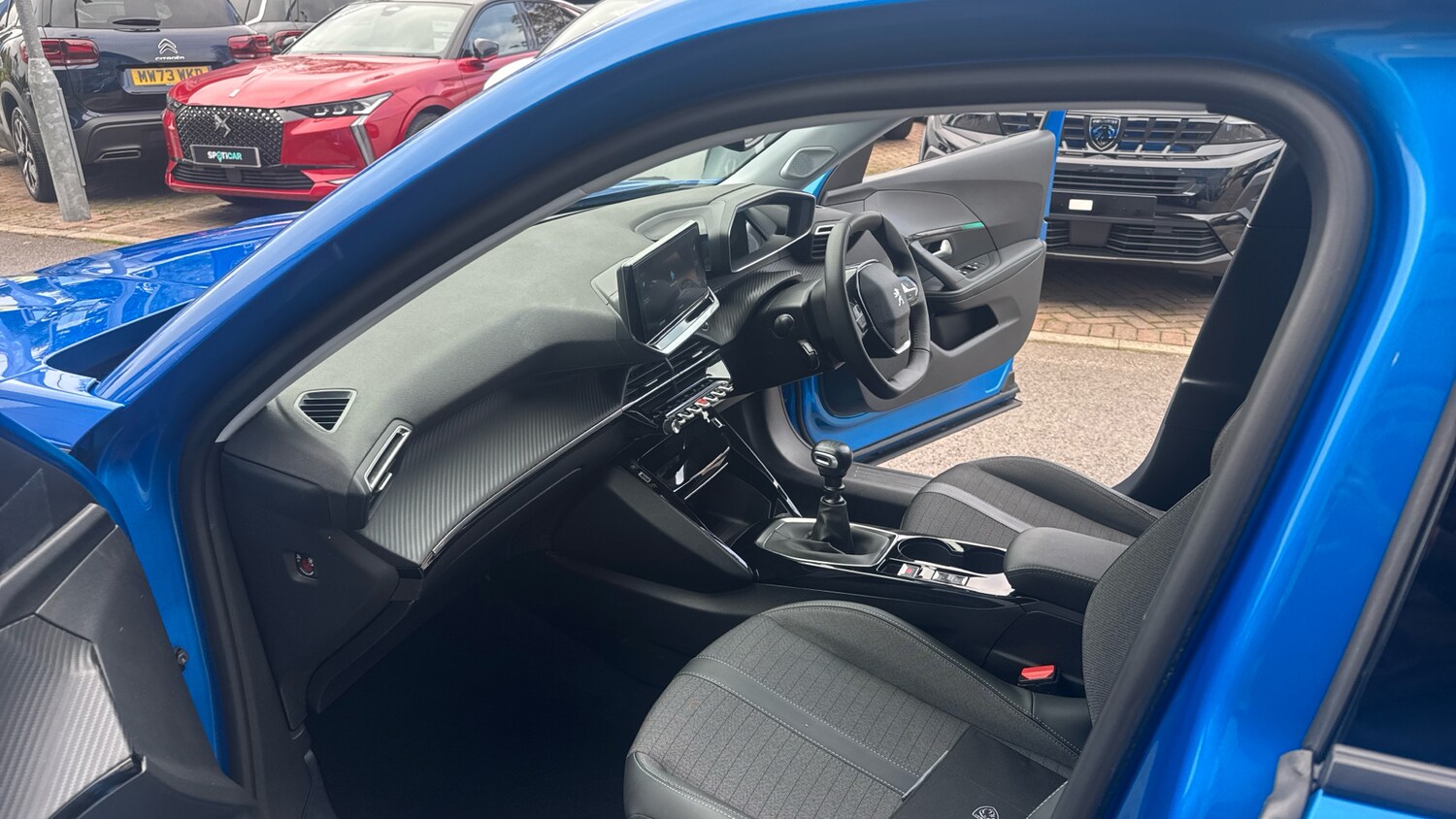 Used Peugeot 2008 2022 for sale - 76241050: Photo 12