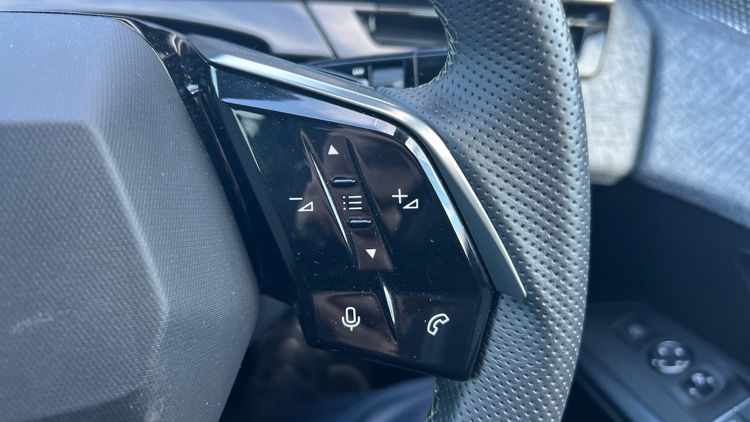 Used Peugeot 3008 2024 for sale - 76372184: Photo 24