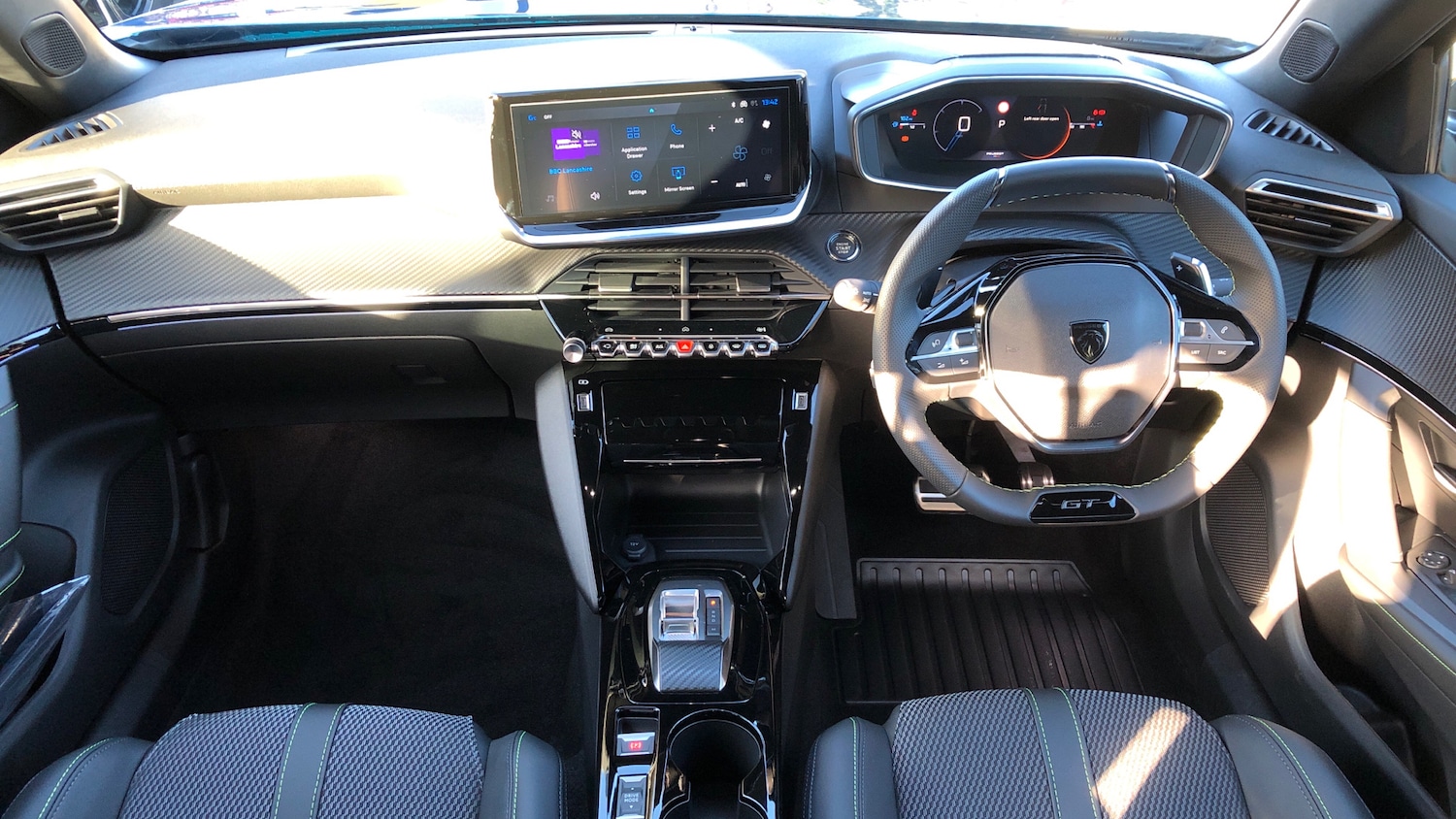 Used Peugeot 2008 2025 for sale - 76597610: Photo 4