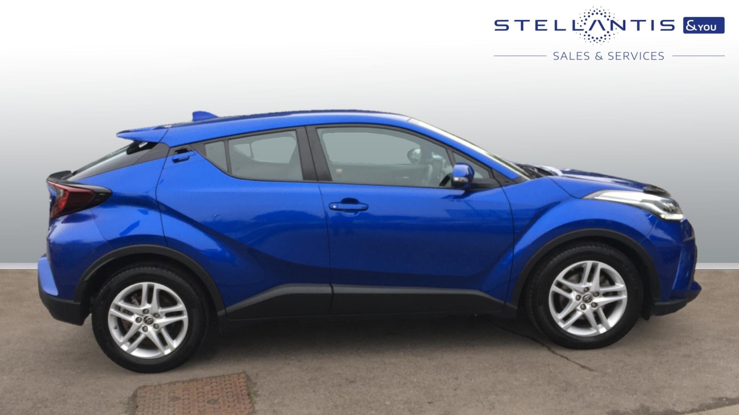 Used Toyota C-HR 2022 for sale - 76228679: Photo 2