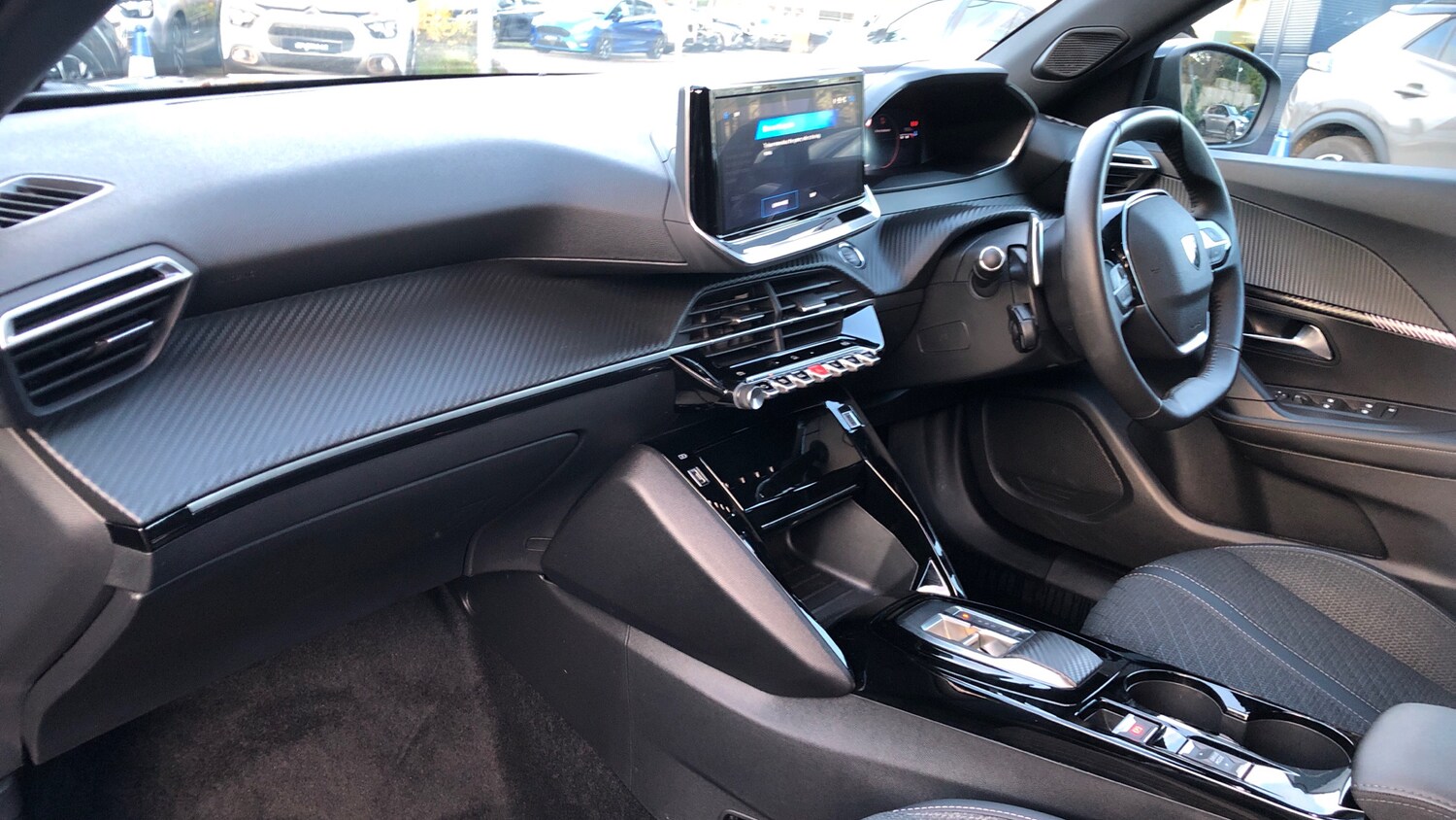 Used Peugeot 2008 2024 for sale - 76787637: Photo 12