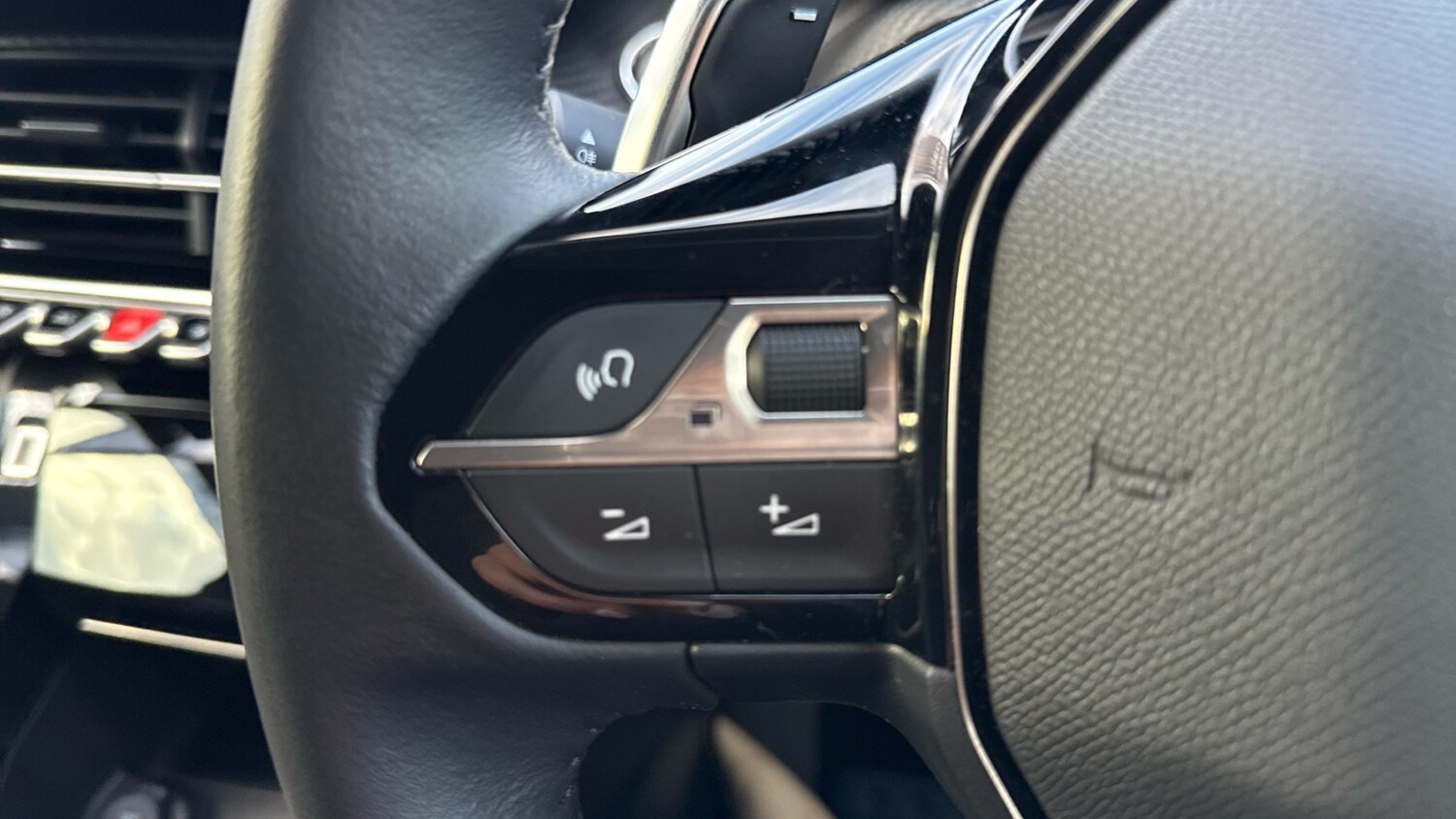 Used Peugeot 2008 2022 for sale - 76372181: Photo 23