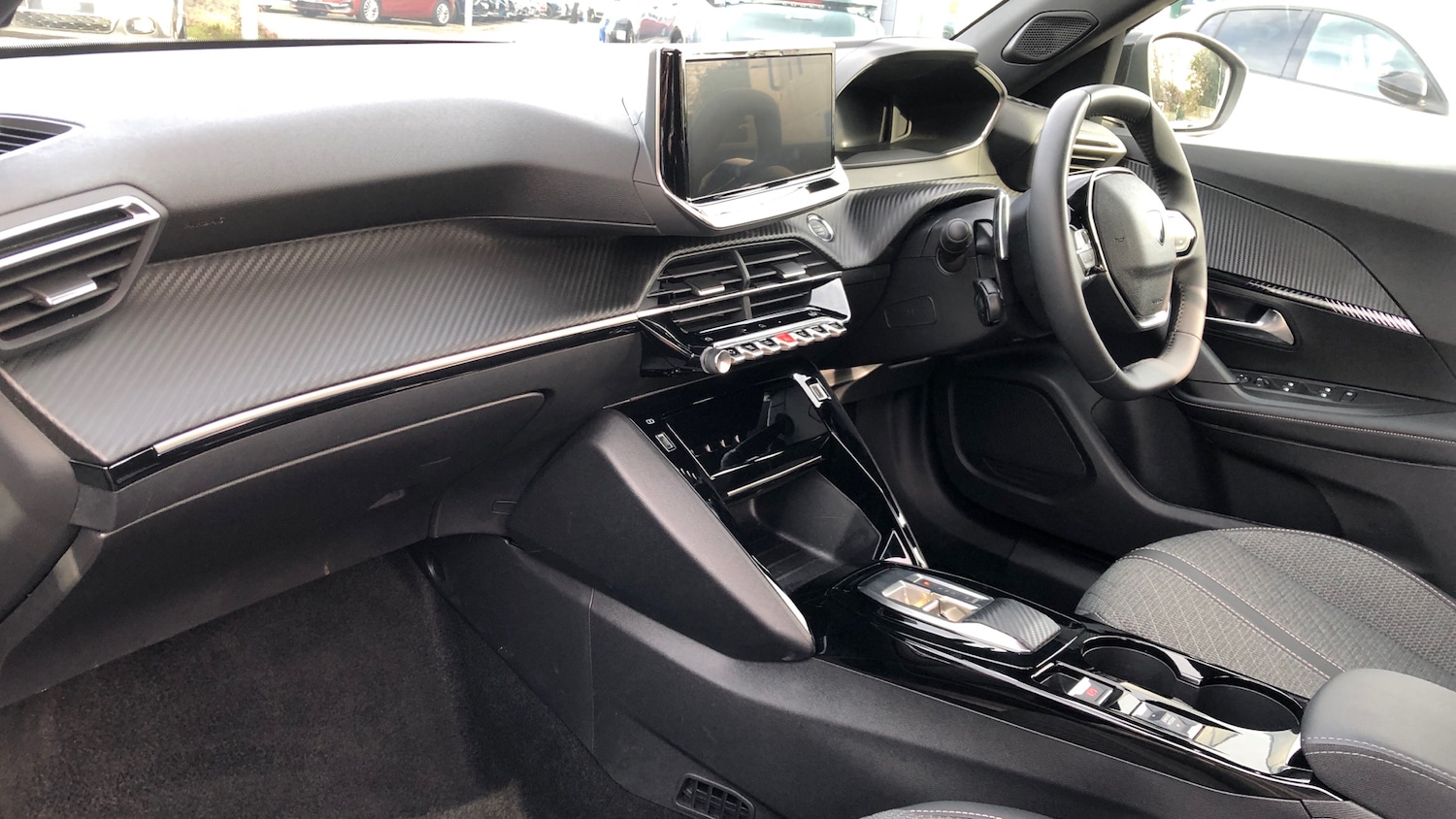 Used Peugeot 2008 2025 for sale - 77575757: Photo 12