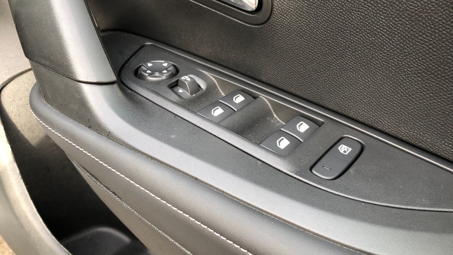 Used Peugeot 2008 2025 for sale - 77575757: Photo 22