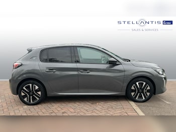 Used Peugeot 208 2023 for sale - 76139372: Photo 2