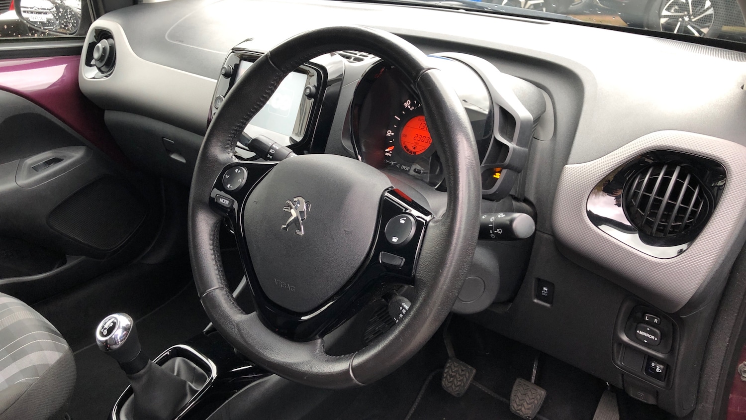 Used Peugeot 108 2018 for sale - 76840381: Photo 11