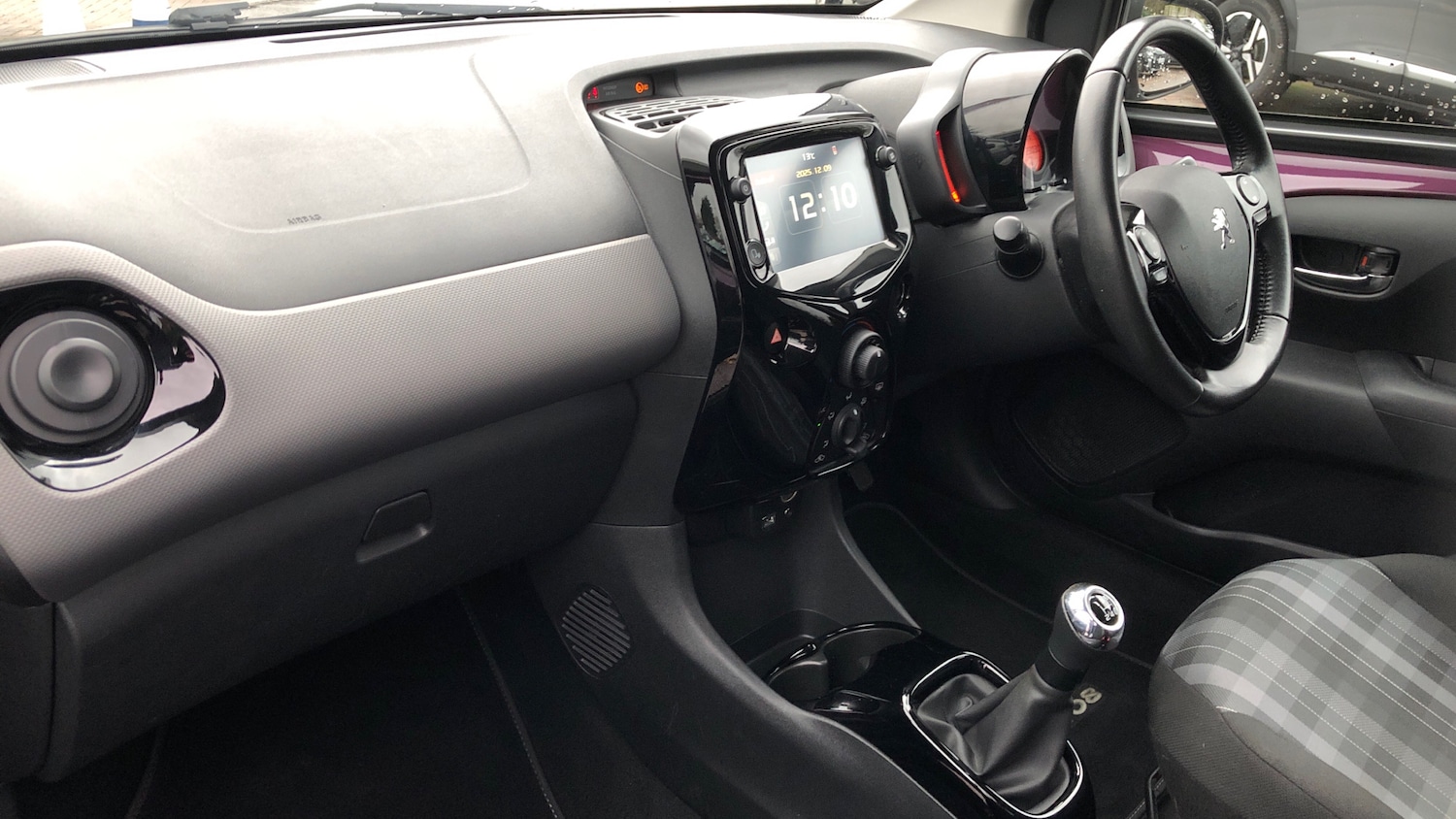 Used Peugeot 108 2018 for sale - 76840381: Photo 12