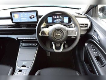 Used Jeep Avenger 2025 for sale - 79522313: Photo