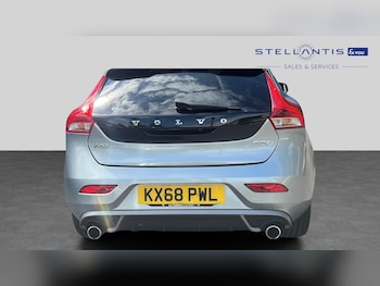 Used Volvo V40 2018 for sale - 78923719: Photo