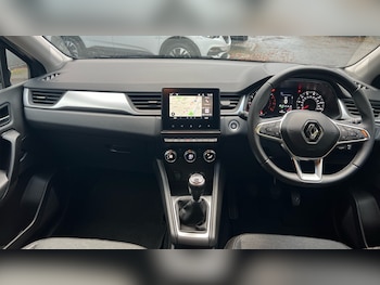 Used Renault Captur 2023 for sale - 76307984: Photo 4