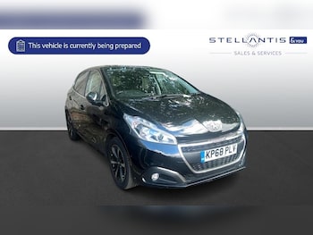Peugeot - 208