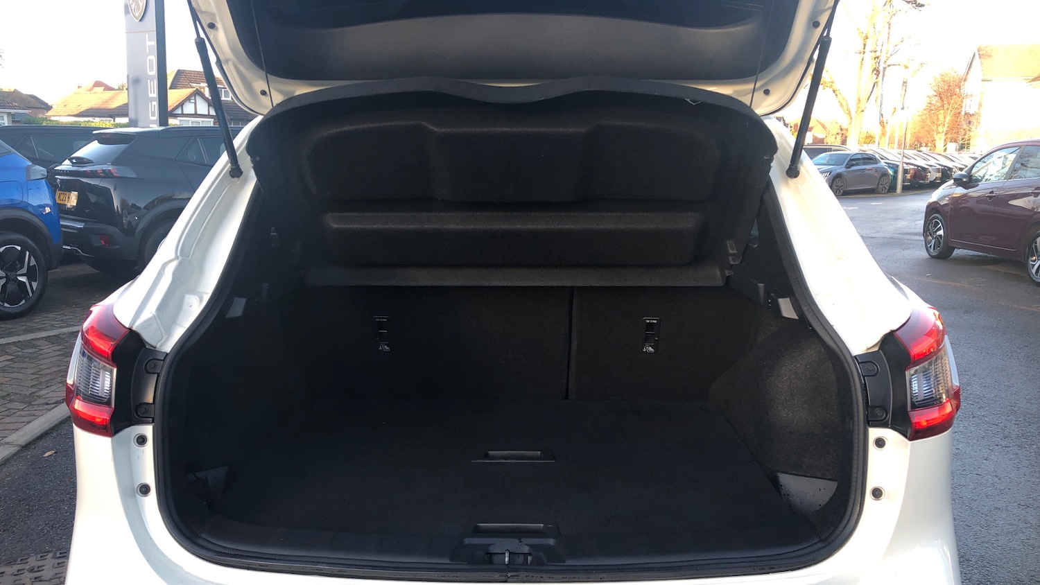 Used Nissan Qashqai 2018 for sale - 76850918: Photo 18