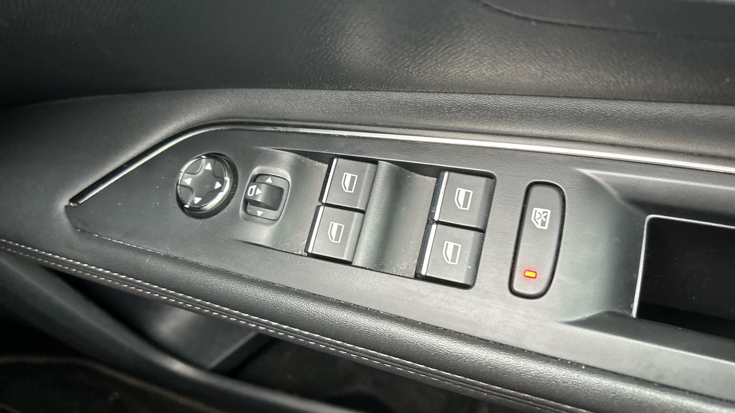 Used Peugeot 3008 2023 for sale - 76359101: Photo 22