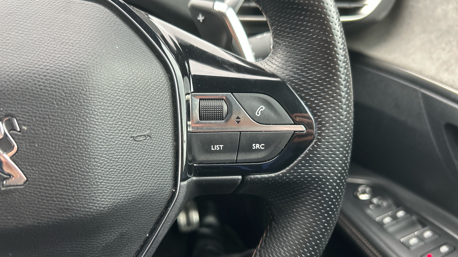 Used Peugeot 3008 2023 for sale - 76359101: Photo 24