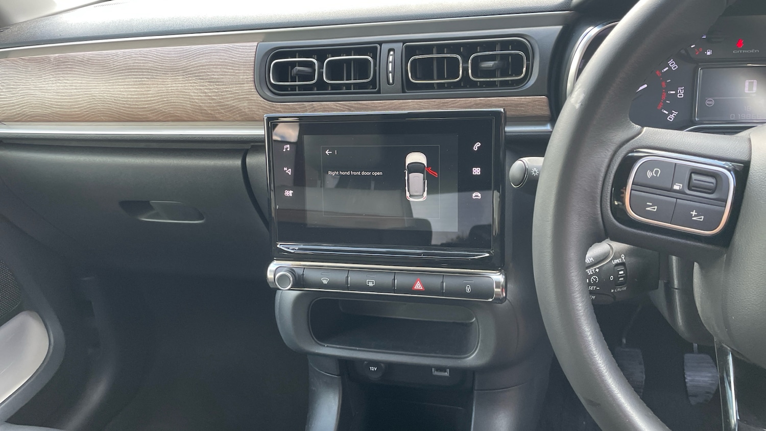 Used Citroen C3 2023 for sale - 76307961: Photo 10