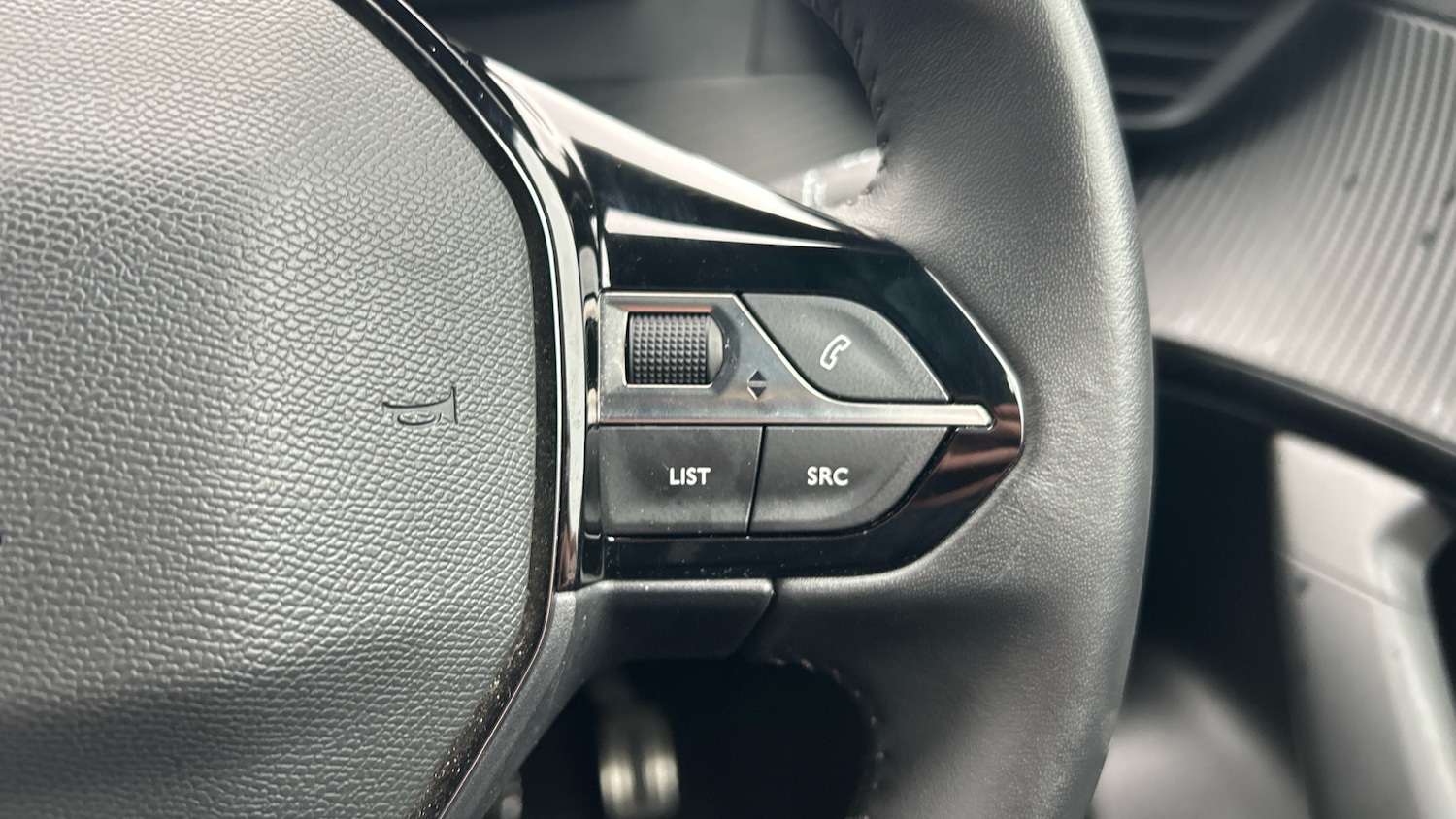 Used Peugeot 2008 2023 for sale - 76139382: Photo 24