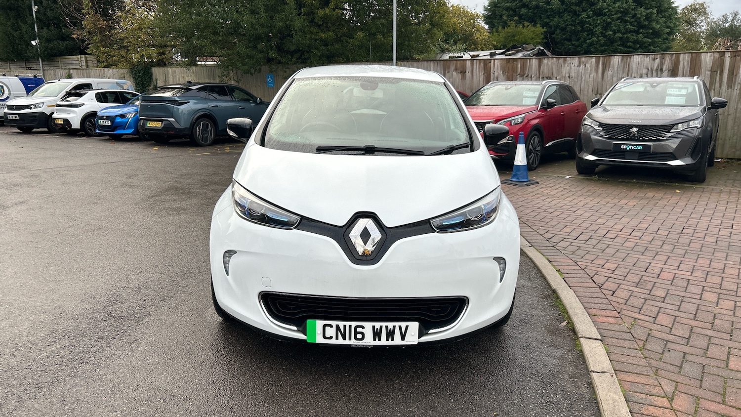 Used Renault Zoe 2016 for sale - 76139398: Photo 8