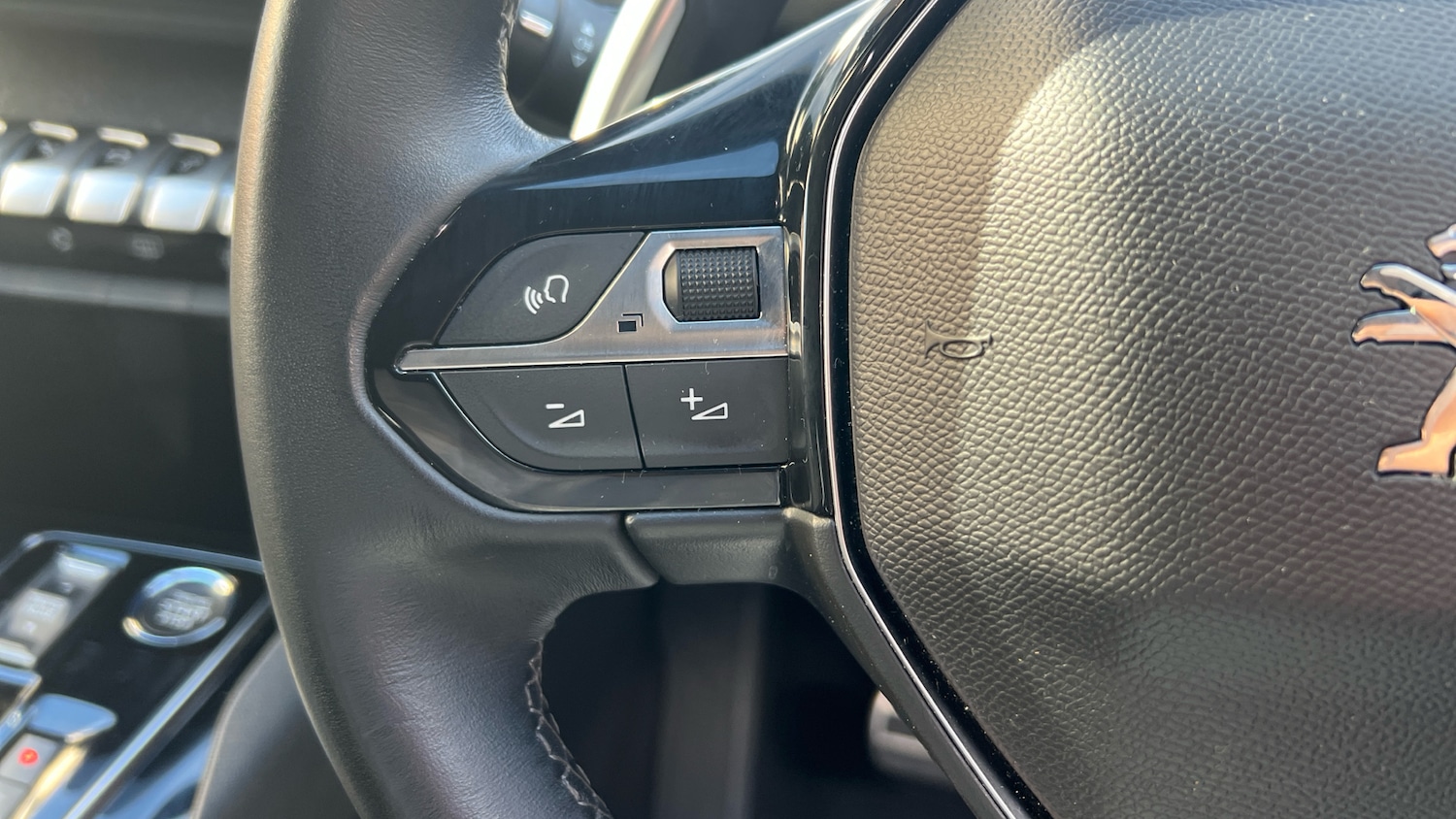 Used Peugeot 3008 2023 for sale - 76327649: Photo 23