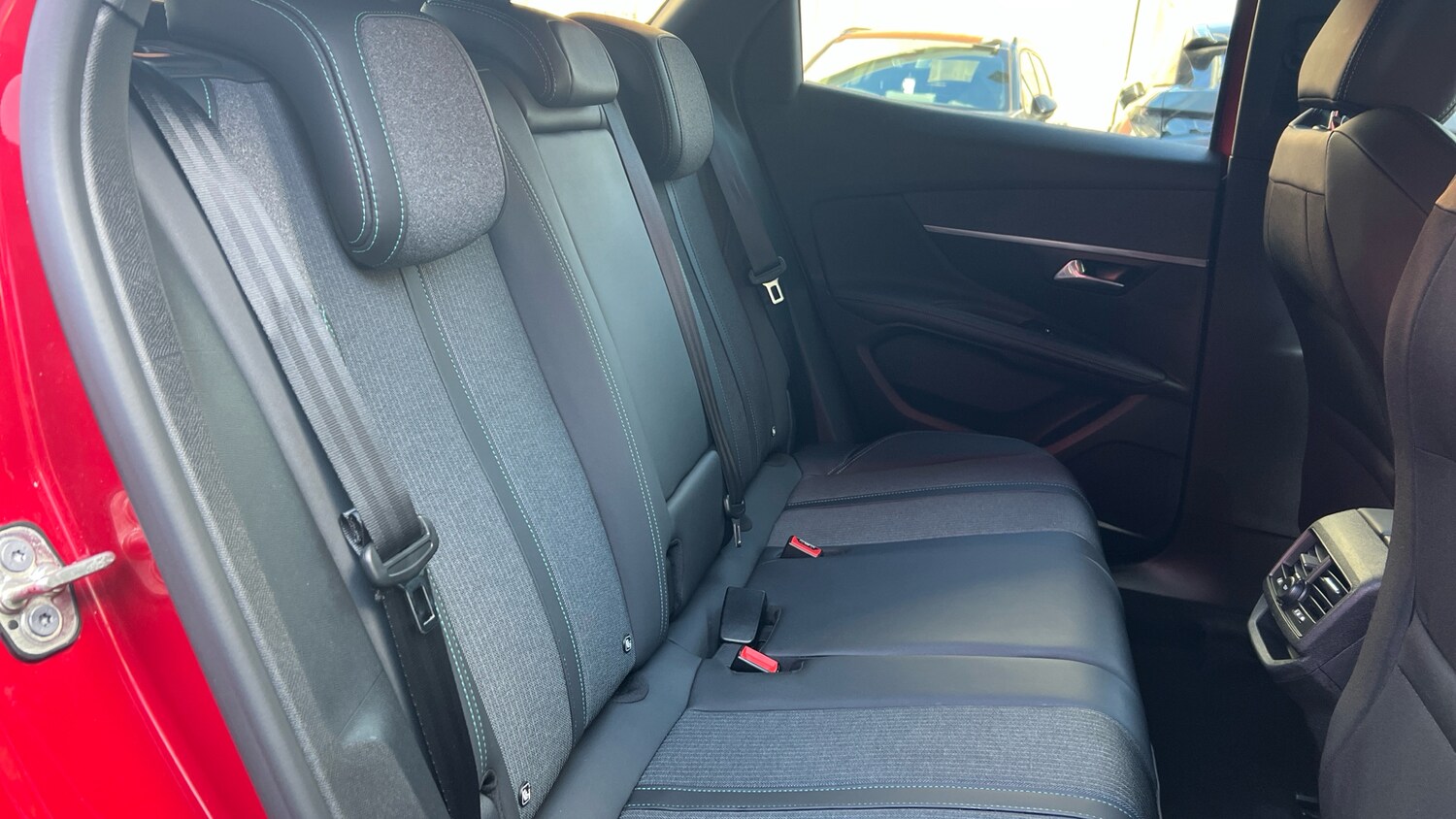 Used Peugeot 3008 2023 for sale - 76327649: Photo 32