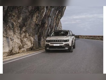 Used Jeep Avenger 2025 for sale - 79522328: Photo