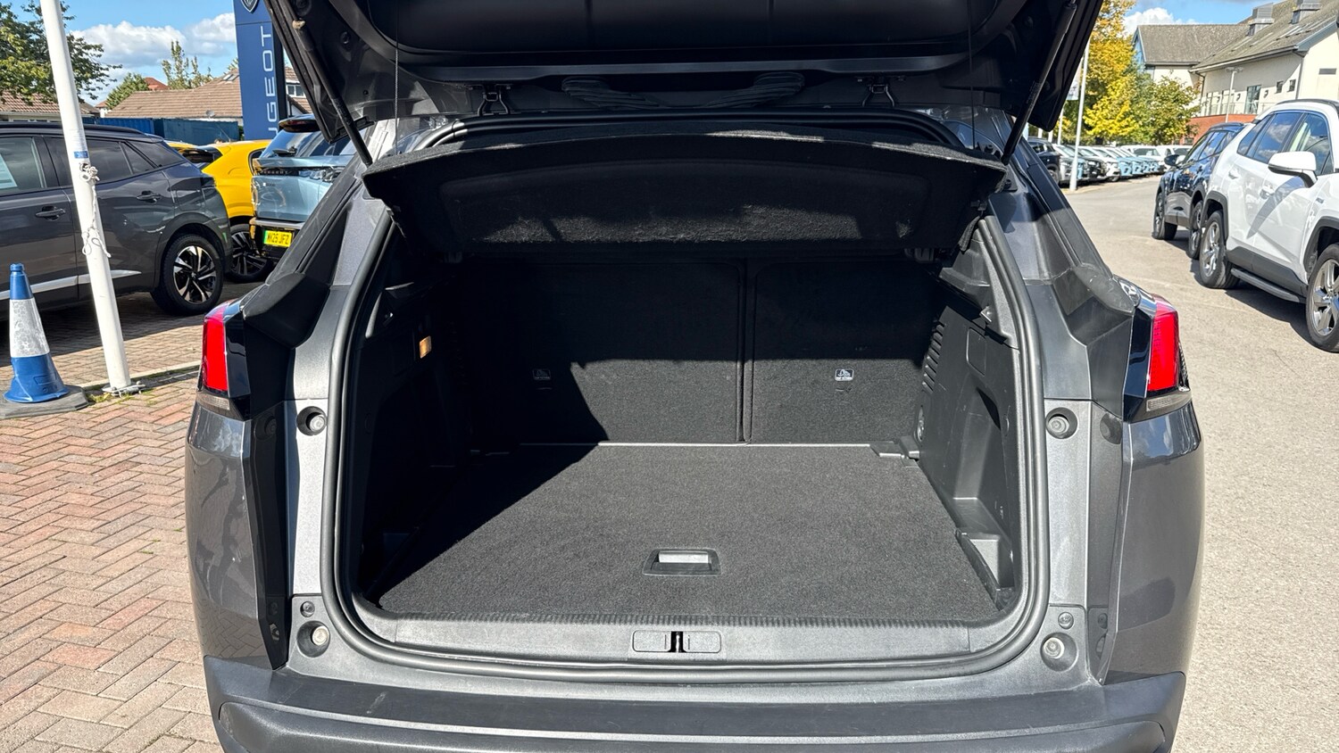 Used Peugeot 3008 2023 for sale - 75901260: Photo 19