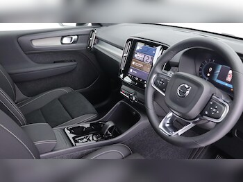 Used Volvo XC40 2025 for sale - 75915410: Photo