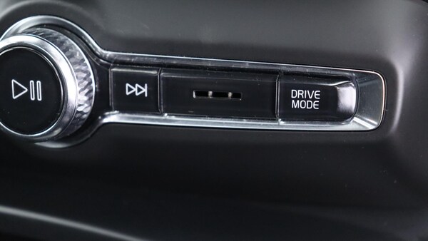 Used Volvo XC40 2022 for sale - 75225779: Photo 48