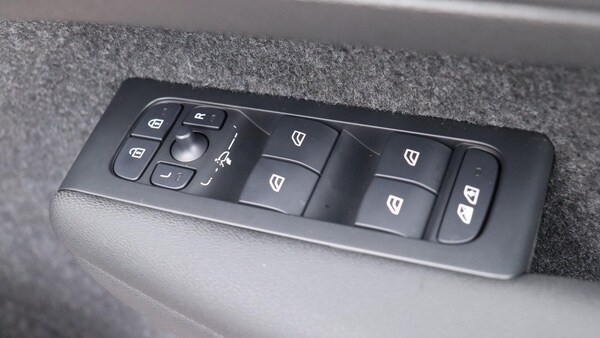 Used Volvo XC40 2025 for sale - 75839629: Photo 24