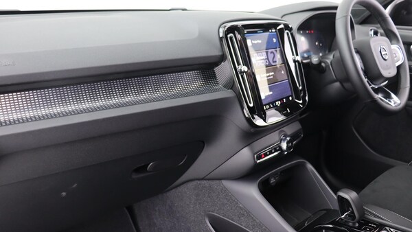 Used Volvo XC40 2025 for sale - 75839629: Photo 40