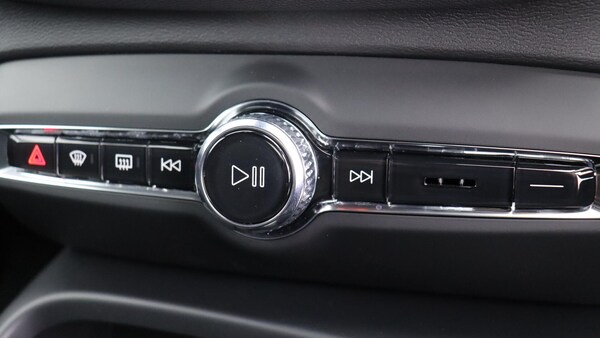 Used Volvo XC40 2025 for sale - 75839629: Photo 49