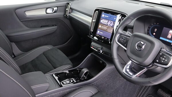 Used Volvo XC40 2025 for sale - 75839629: Photo 4