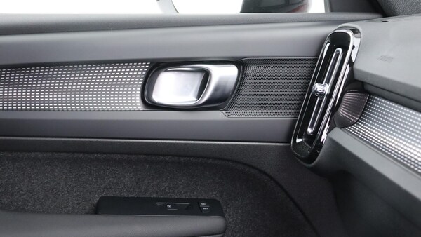 Used Volvo XC40 2025 for sale - 75839629: Photo 51