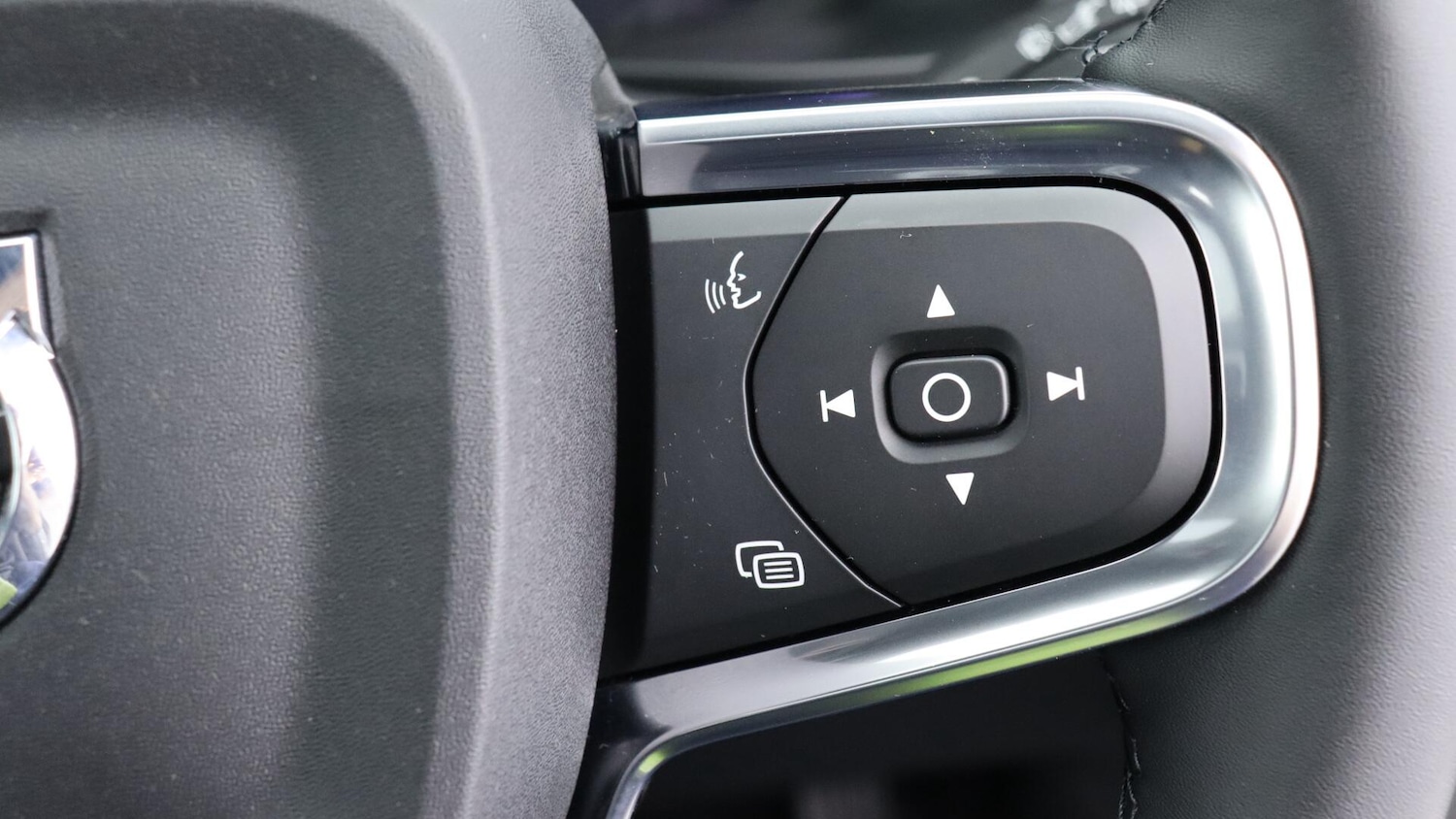 Used Volvo XC40 2025 for sale - 76026551: Photo 22