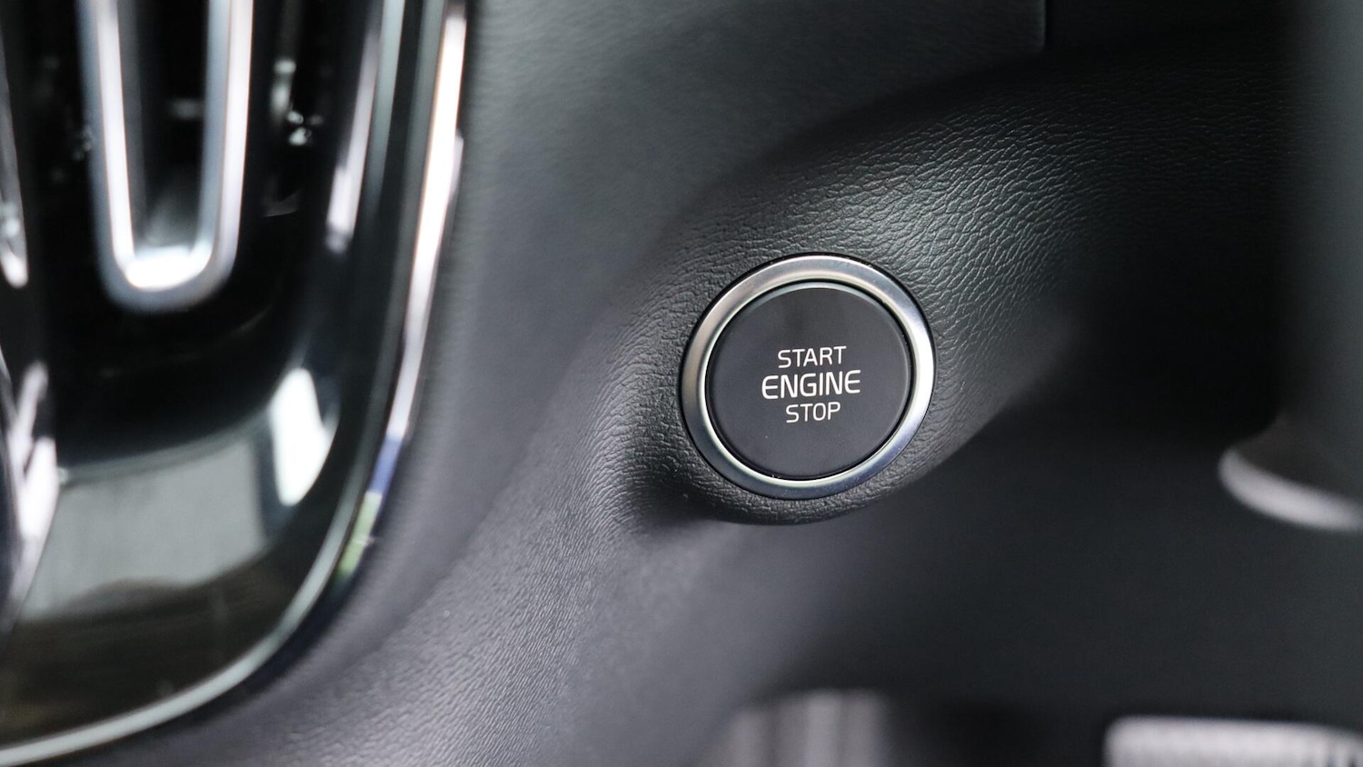 Used Volvo XC40 2025 for sale - 76026551: Photo 27