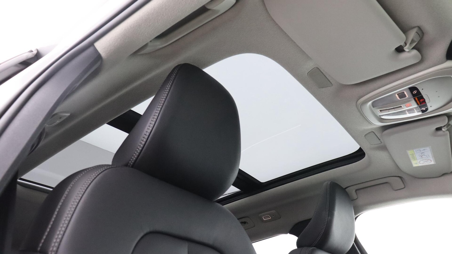 Used Volvo XC40 2025 for sale - 76026551: Photo 31