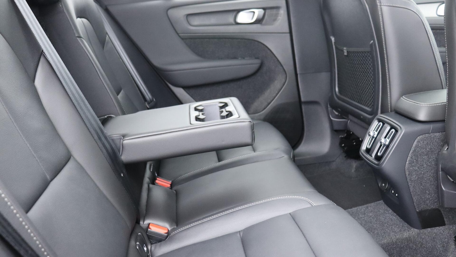 Used Volvo XC40 2025 for sale - 76026551: Photo 33